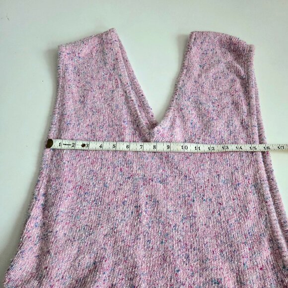 Sophies choice pink V neck knitted vest with openings on the sides. - Picture 6 of 7